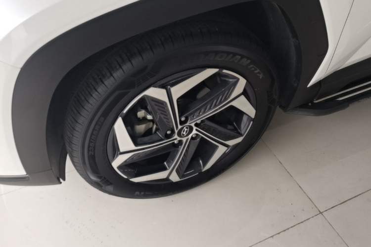 Used Hyundai Tucson 2021 Tucson L 1.5T DCT Luxury Prestige Edition Left Front Wheel Hub