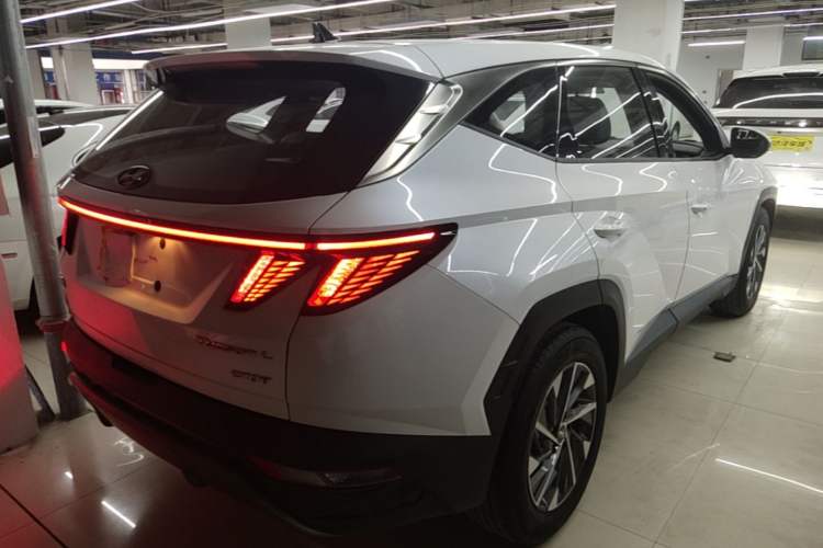 Used Hyundai Tucson 2021 Tucson L 1.5T DCT GLX Elite Edition Rear Right 45 Deg