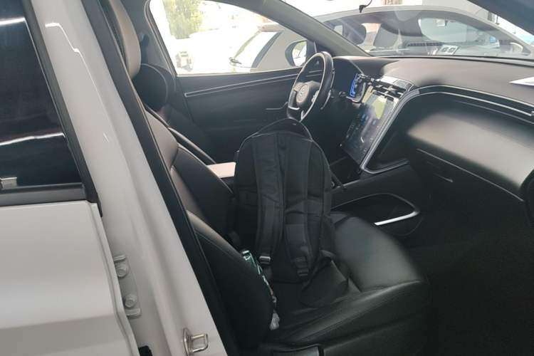 Used Hyundai Tucson 2021 Tucson L 1.5T DCT GLX Elite Edition Right Front Seat