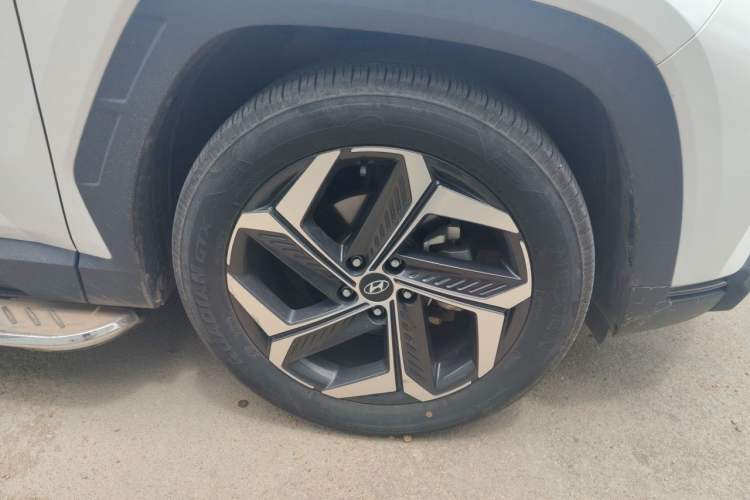 Used Hyundai Tucson 2021 Tucson L 1.5T DCT Luxury Prestige Edition Right Front Wheel Hub