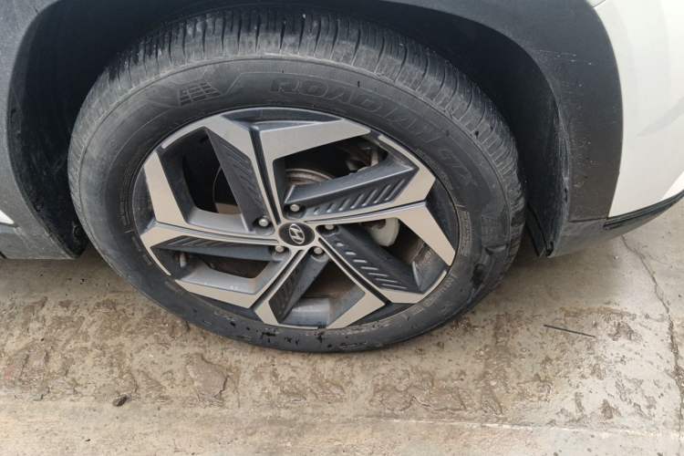 Used Hyundai Tucson 2021 Tucson L 1.5T DCT Luxury Prestige Edition Right Front Wheel Hub
