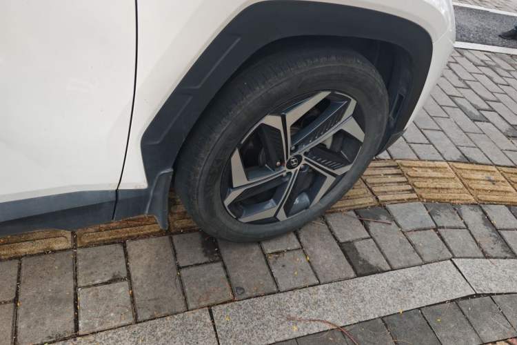 Used Hyundai Tucson 2021 Tucson L 1.5T DCT Luxury Prestige Edition Right Front Wheel Hub