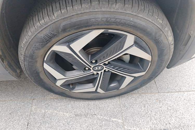 Used Hyundai Tucson 2021 Tucson L 1.5T DCT TOP Flagship Edition Right Front Wheel Hub