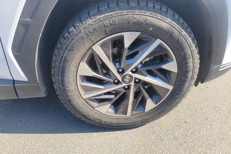 Used Hyundai Tucson 2021 Tucson L 1.5T DCT GLX Elite Edition Right Front Wheel Hub