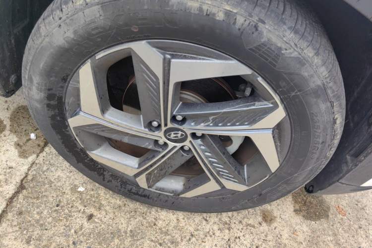Used Hyundai Tucson 2021 Tucson L 1.5T DCT Luxury Prestige Edition Right Front Wheel Hub