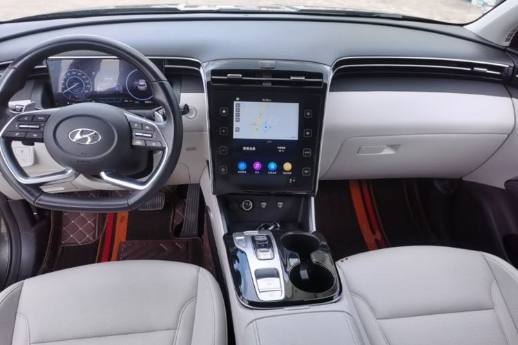 Used Hyundai Tucson 2022 Tucson L 2.0L Hybrid - Prestige Edition Center Console