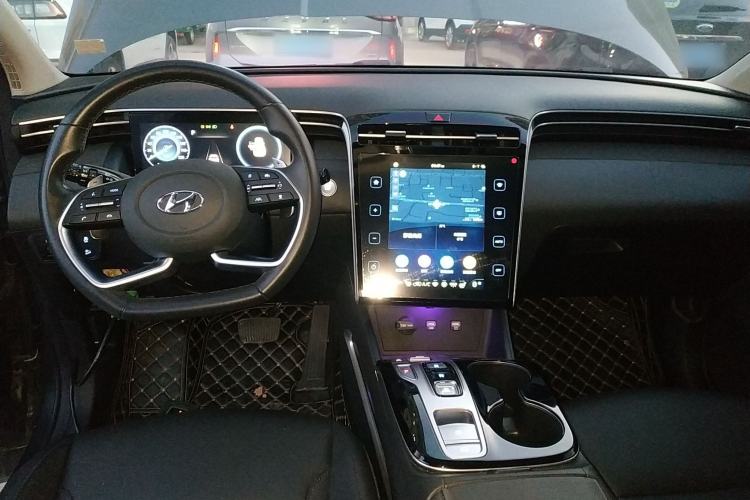 Used Hyundai Tucson 2022 Tucson L 2.0L Hybrid · Flagship Edition Center Console