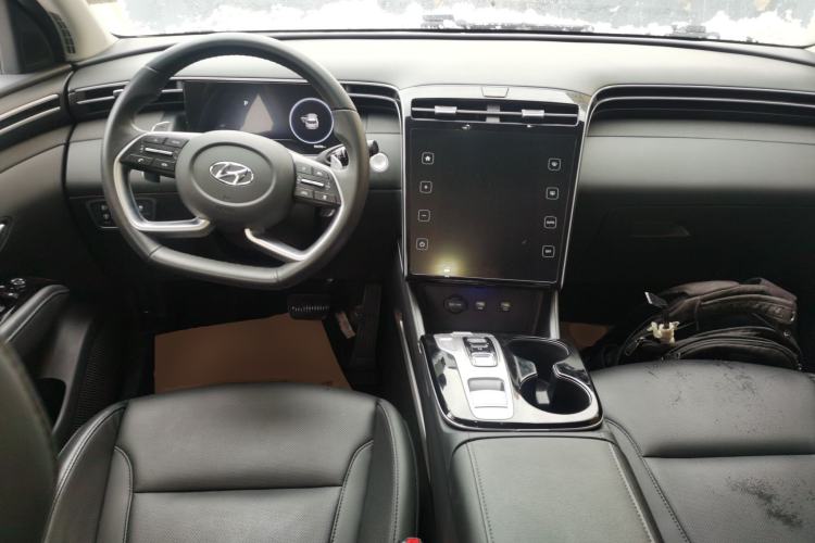 Used Hyundai Tucson 2022 Tucson L 2.0L Hybrid · Flagship Edition Center Console