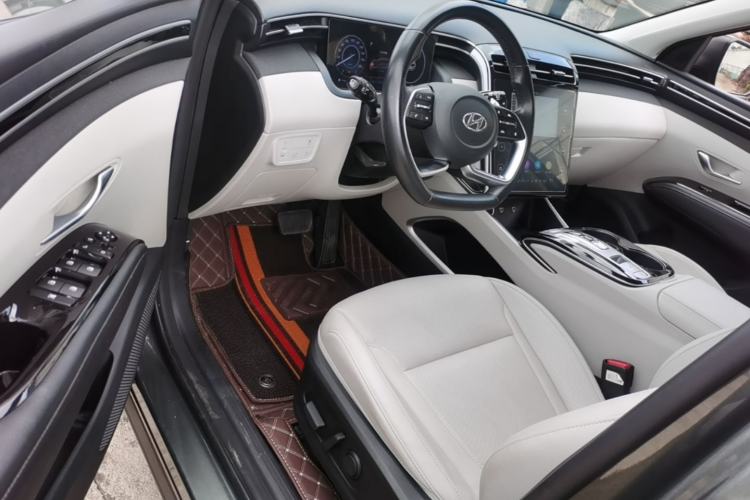 Used Hyundai Tucson 2022 Tucson L 2.0L Hybrid - Prestige Edition Driver Seat
