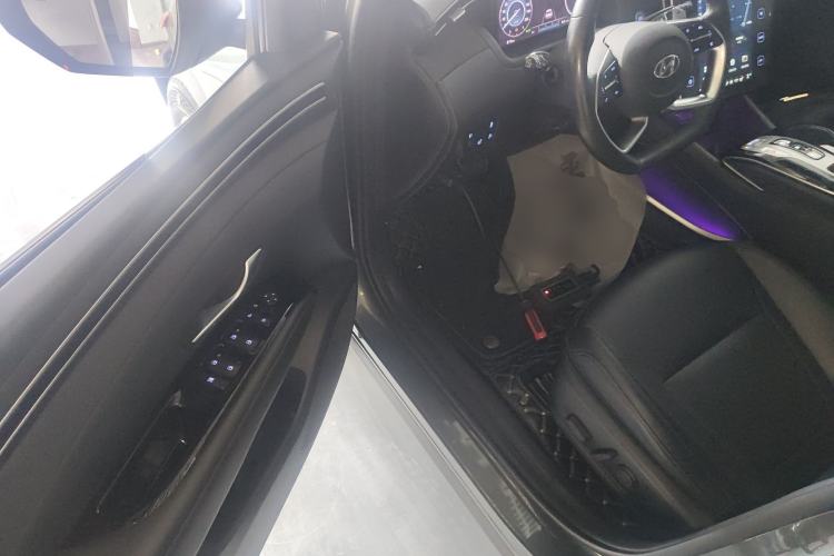 Used Hyundai Tucson 2022 Tucson L 2.0L Hybrid · Flagship Edition Driver Seat