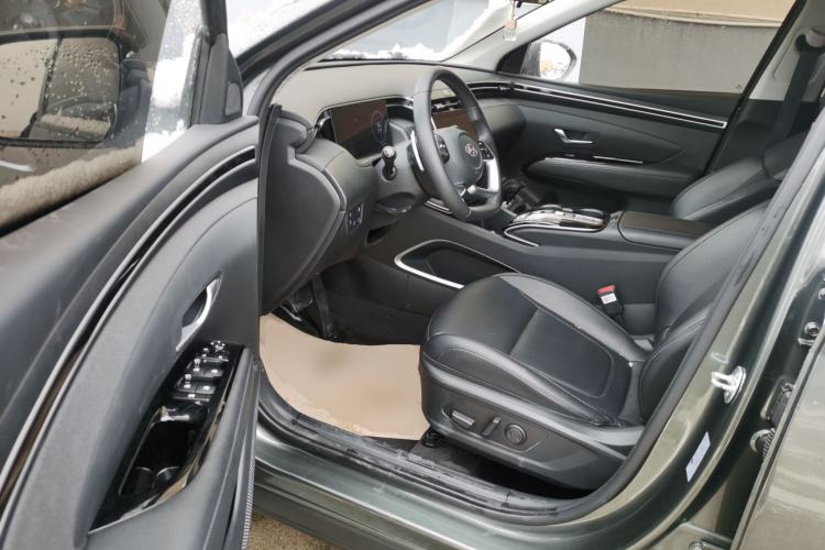 Used Hyundai Tucson 2022 Tucson L 2.0L Hybrid · Flagship Edition Driver Seat