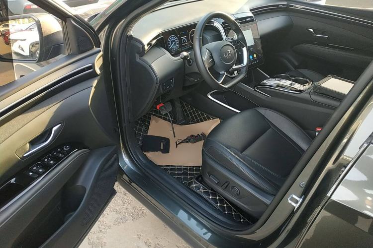 Used Hyundai Tucson 2022 Tucson L 2.0L Hybrid · Flagship Edition Driver Seat