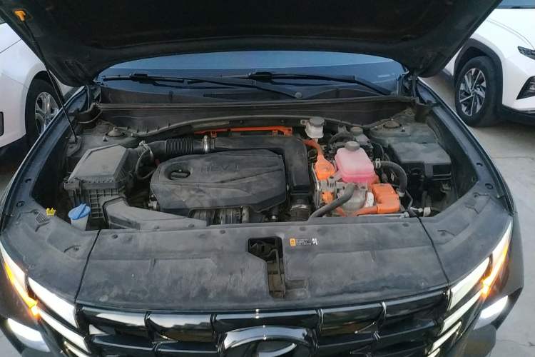 Used Hyundai Tucson 2022 Tucson L 2.0L Hybrid · Flagship Edition Engine Bay