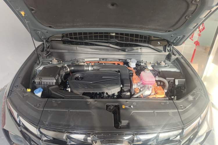 Used Hyundai Tucson 2022 Tucson L 2.0L Hybrid · Flagship Edition Engine Bay
