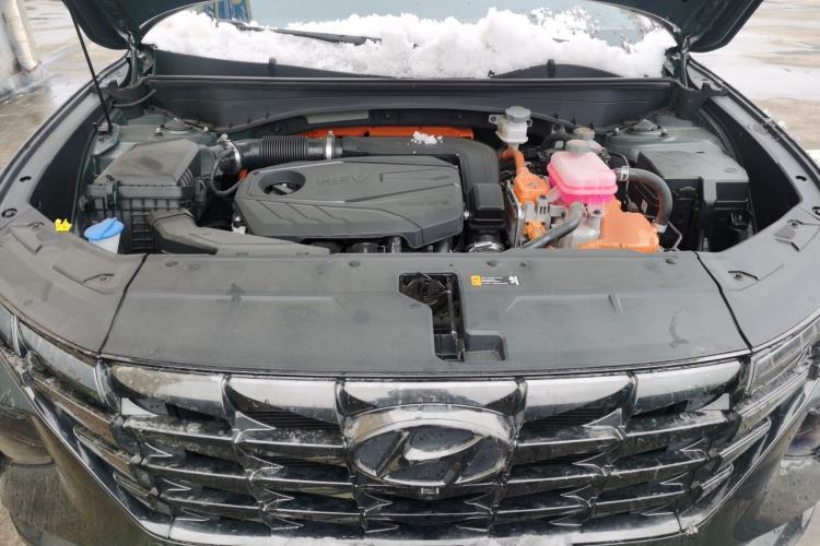 Used Hyundai Tucson 2022 Tucson L 2.0L Hybrid · Flagship Edition Engine Bay