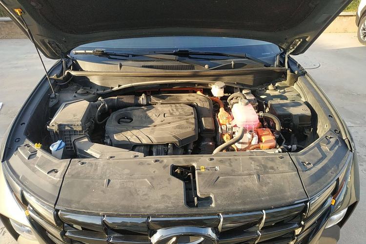 Used Hyundai Tucson 2022 Tucson L 2.0L Hybrid · Flagship Edition Engine Bay