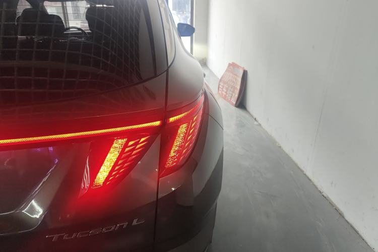 Used Hyundai Tucson 2022 Tucson L 2.0L Hybrid · Flagship Edition Exterior 2