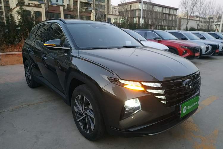 Used Hyundai Tucson 2022 Tucson L 2.0L Hybrid · Flagship Edition Front Right 45 Deg