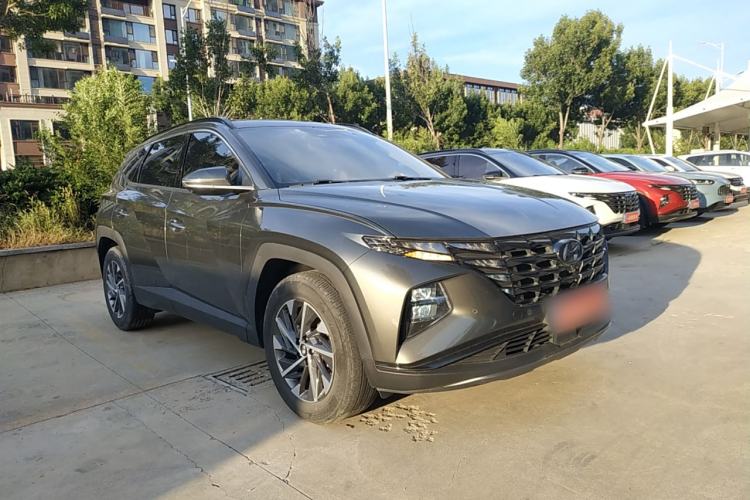 Used Hyundai Tucson 2022 Tucson L 2.0L Hybrid · Flagship Edition Front Right 45 Deg