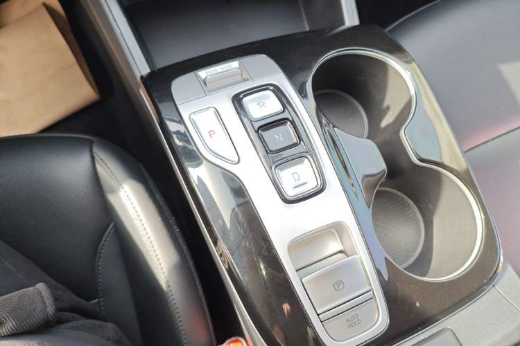 Used Hyundai Tucson 2022 Tucson L 1.5T DCT LUX Prestige Edition N Line Gear Lever