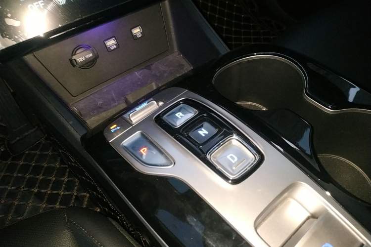 Used Hyundai Tucson 2022 Tucson L 2.0L Hybrid · Flagship Edition Gear Lever