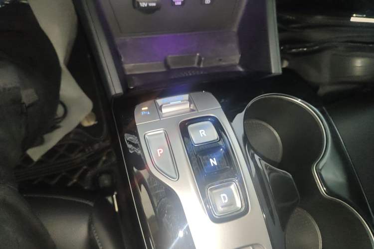 Used Hyundai Tucson 2022 Tucson L 2.0L Hybrid · Flagship Edition Gear Lever