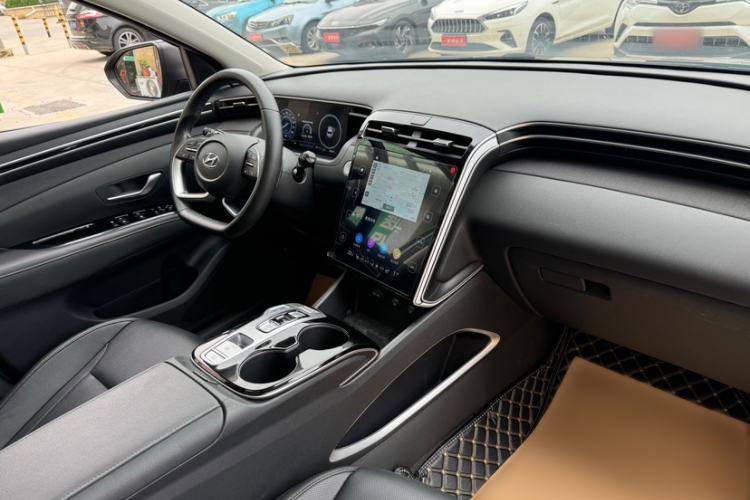 Used Hyundai Tucson 2022 Tucson L 2.0L Hybrid · Flagship Edition Interior 3