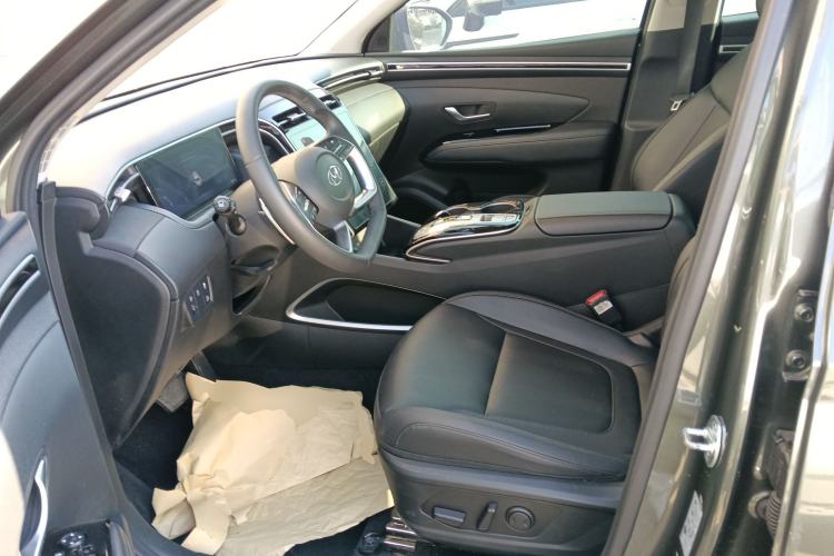 Used Hyundai Tucson 2022 Tucson L 1.5T DCT LUX Prestige Edition N Line Left Front Seat