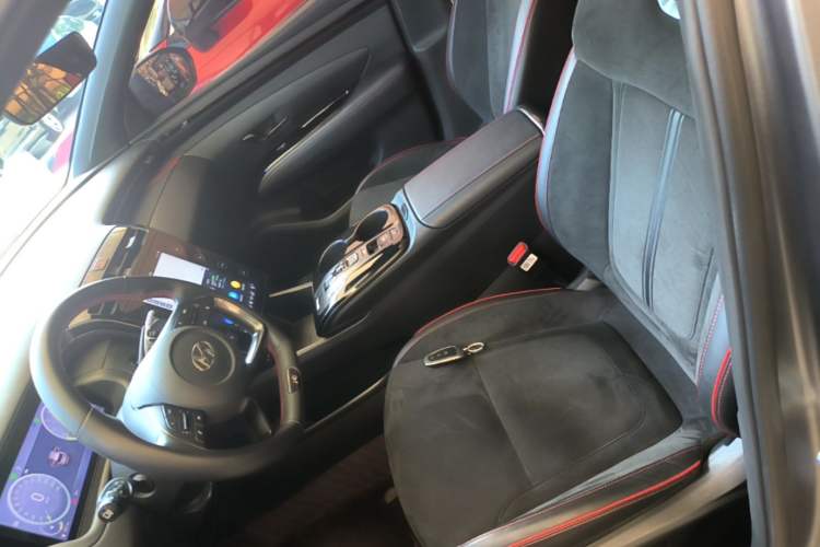 Used Hyundai Tucson 2022 Tucson L 1.5T DCT 20th Anniversary Edition N Line Left Front Seat