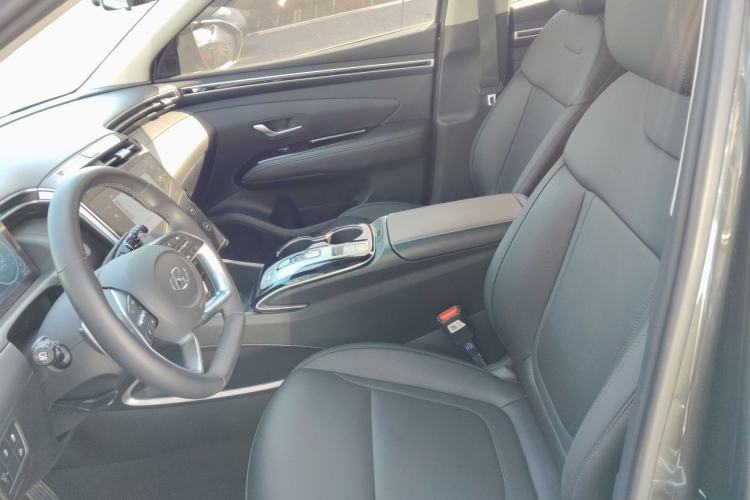 Used Hyundai Tucson 2022 Tucson L 1.5T DCT LUX Prestige Edition N Line Left Front Seat