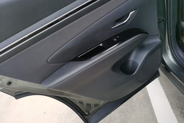 Used Hyundai Tucson 2022 Tucson L 2.0L Hybrid · Flagship Edition Left Rear Door Interior