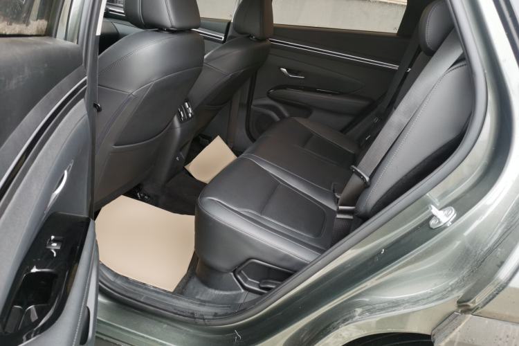 Used Hyundai Tucson 2022 Tucson L 2.0L Hybrid · Flagship Edition Left Rear Seat