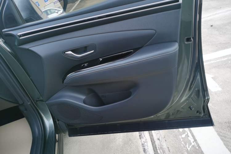 Used Hyundai Tucson 2022 Tucson L 2.0L Hybrid · Flagship Edition Right Front Door Interior