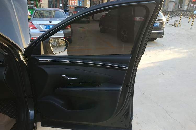 Used Hyundai Tucson 2022 Tucson L 2.0L Hybrid · Flagship Edition Right Front Door Interior