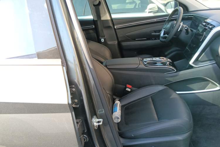 Used Hyundai Tucson 2022 Tucson L 1.5T DCT LUX Prestige Edition N Line Right Front Seat