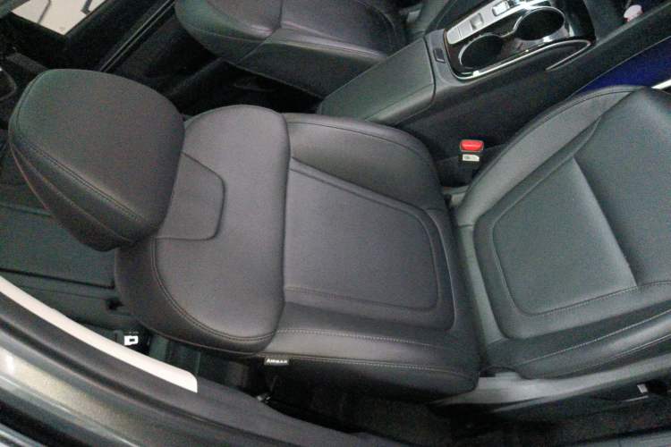 Used Hyundai Tucson 2022 Tucson L 2.0L Hybrid · Flagship Edition Right Front Seat