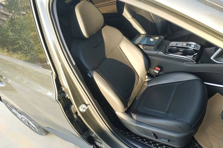 Used Hyundai Tucson 2022 Tucson L 2.0L Hybrid · Flagship Edition Right Front Seat