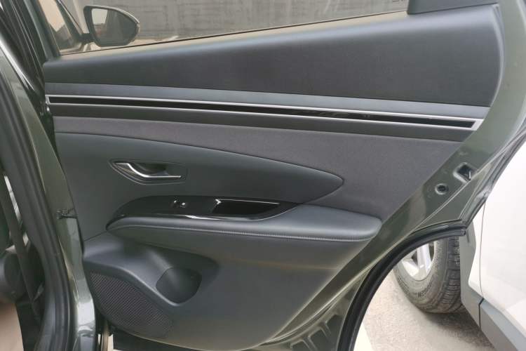 Used Hyundai Tucson 2022 Tucson L 2.0L Hybrid · Flagship Edition Right Rear Door Interior
