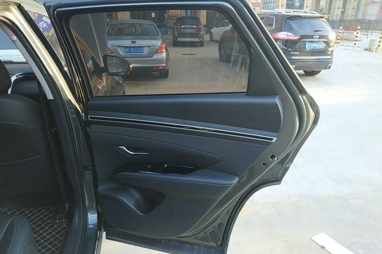 Used Hyundai Tucson 2022 Tucson L 2.0L Hybrid · Flagship Edition Right Rear Door Interior