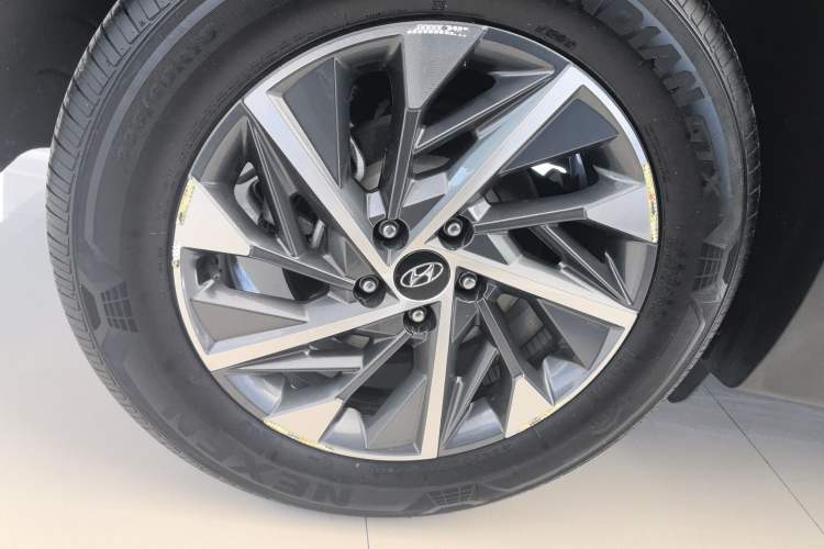 Used Hyundai Tucson 2022 Tucson L 1.5T DCT LUX Prestige Edition N Line Right Rear Wheel Hub