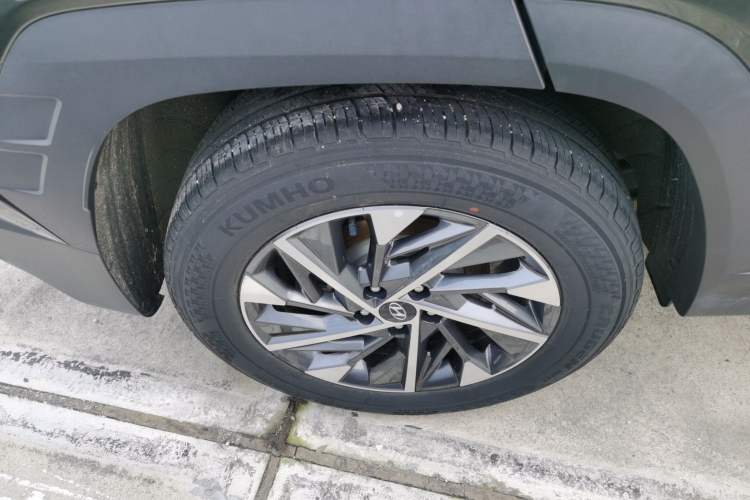 Used Hyundai Tucson 2022 Tucson L 2.0L Hybrid · Flagship Edition Right Rear Wheel Hub