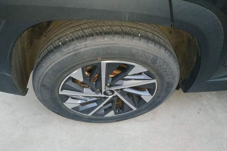 Used Hyundai Tucson 2022 Tucson L 2.0L Hybrid · Flagship Edition Right Rear Wheel Hub