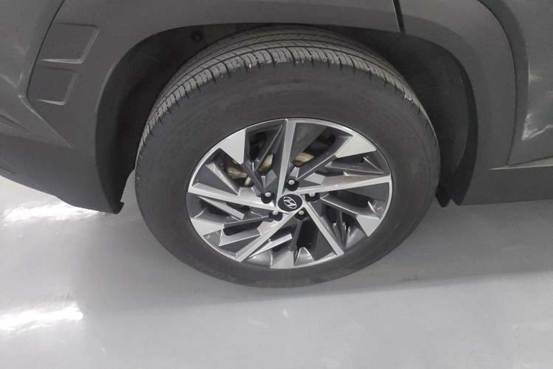Used Hyundai Tucson 2022 Tucson L 2.0L Hybrid · Flagship Edition Right Rear Wheel Hub
