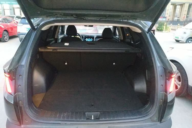 Used Hyundai Tucson 2022 Tucson L 2.0L Hybrid · Flagship Edition Trunk