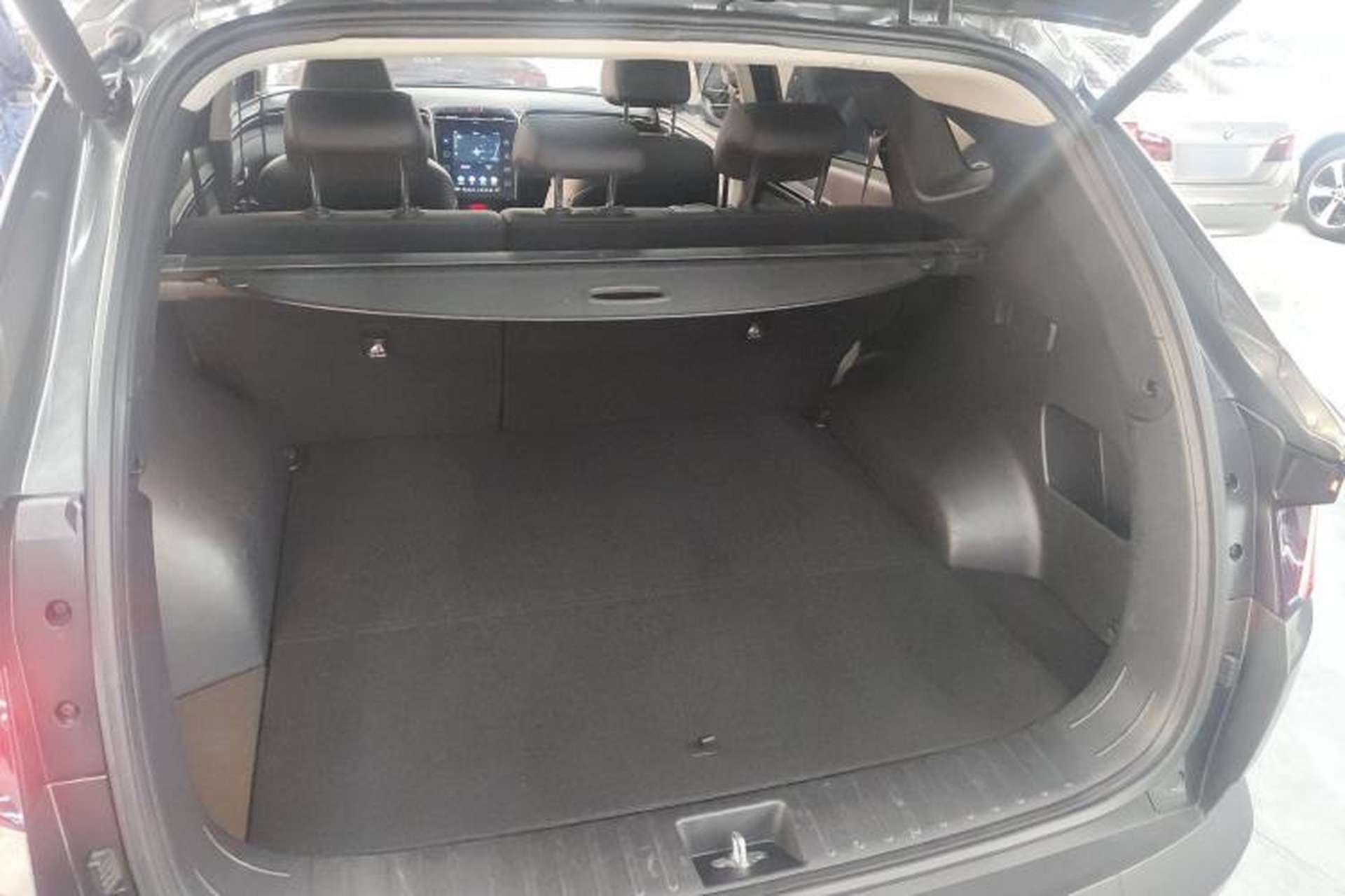 Used Hyundai Tucson 2022 Tucson L 2.0L Hybrid · Flagship Edition Trunk