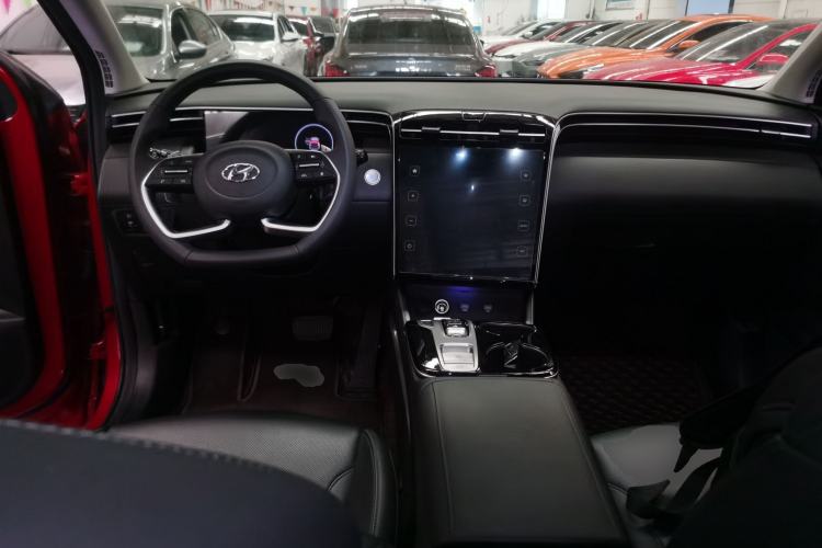 Used Hyundai Tucson 2022 Tucson L 2.0L Hybrid · Flagship Edition Center Console