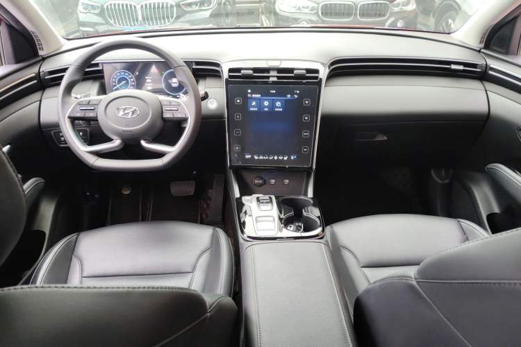 Used Hyundai Tucson 2022 Tucson L 2.0L Hybrid · Flagship Edition Center Console