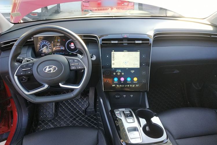 Used Hyundai Tucson 2022 Tucson L 2.0L Hybrid - Prestige Edition Center Console