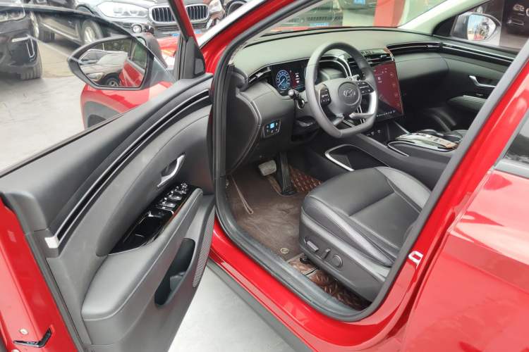 Used Hyundai Tucson 2022 Tucson L 2.0L Hybrid · Flagship Edition Driver Seat