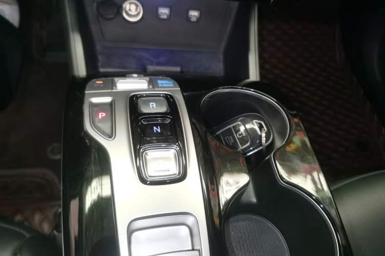 Used Hyundai Tucson 2022 Tucson L 2.0L Hybrid · Flagship Edition Gear Lever